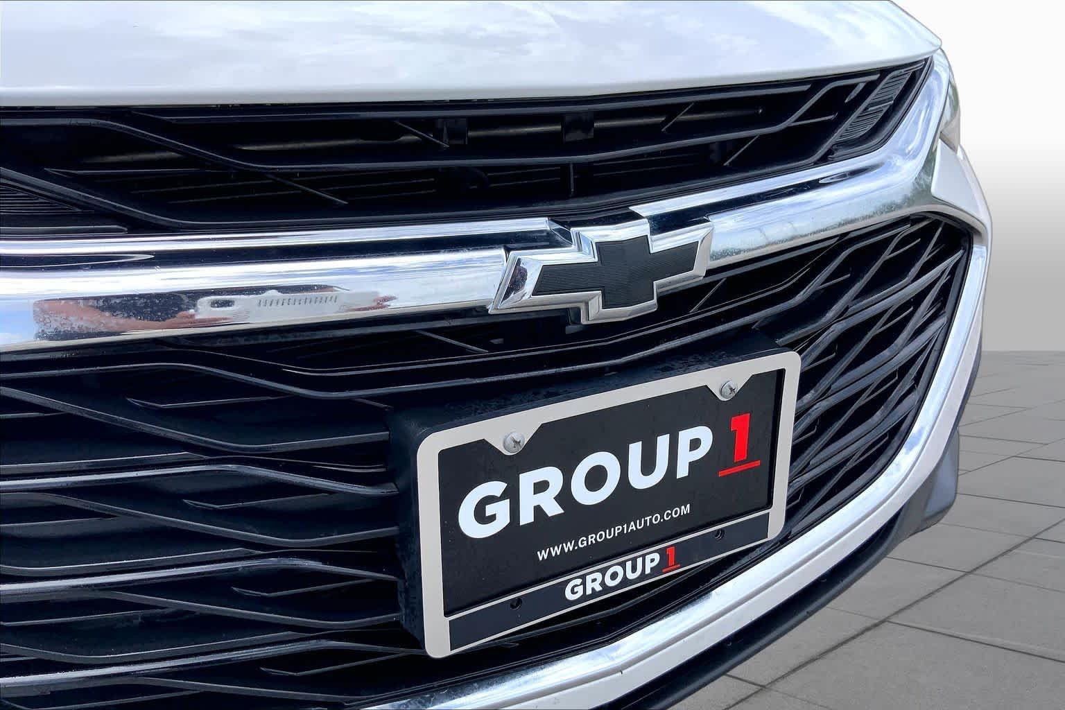 Used 2022 Summit White Chevrolet RS image 29