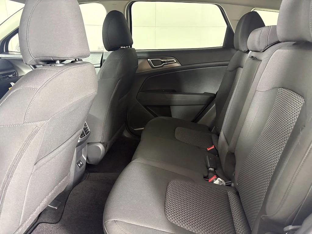 New 2027 Glacial White Pearl Kia LX image 39