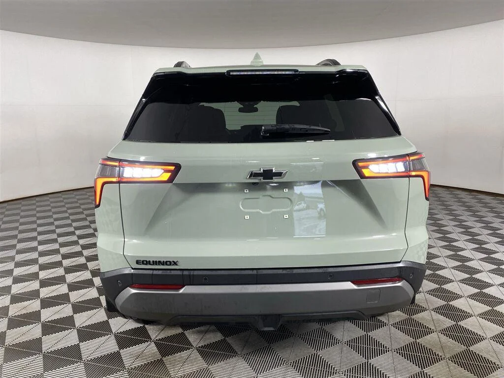 Used 2025 Gr Chevrolet  image 9