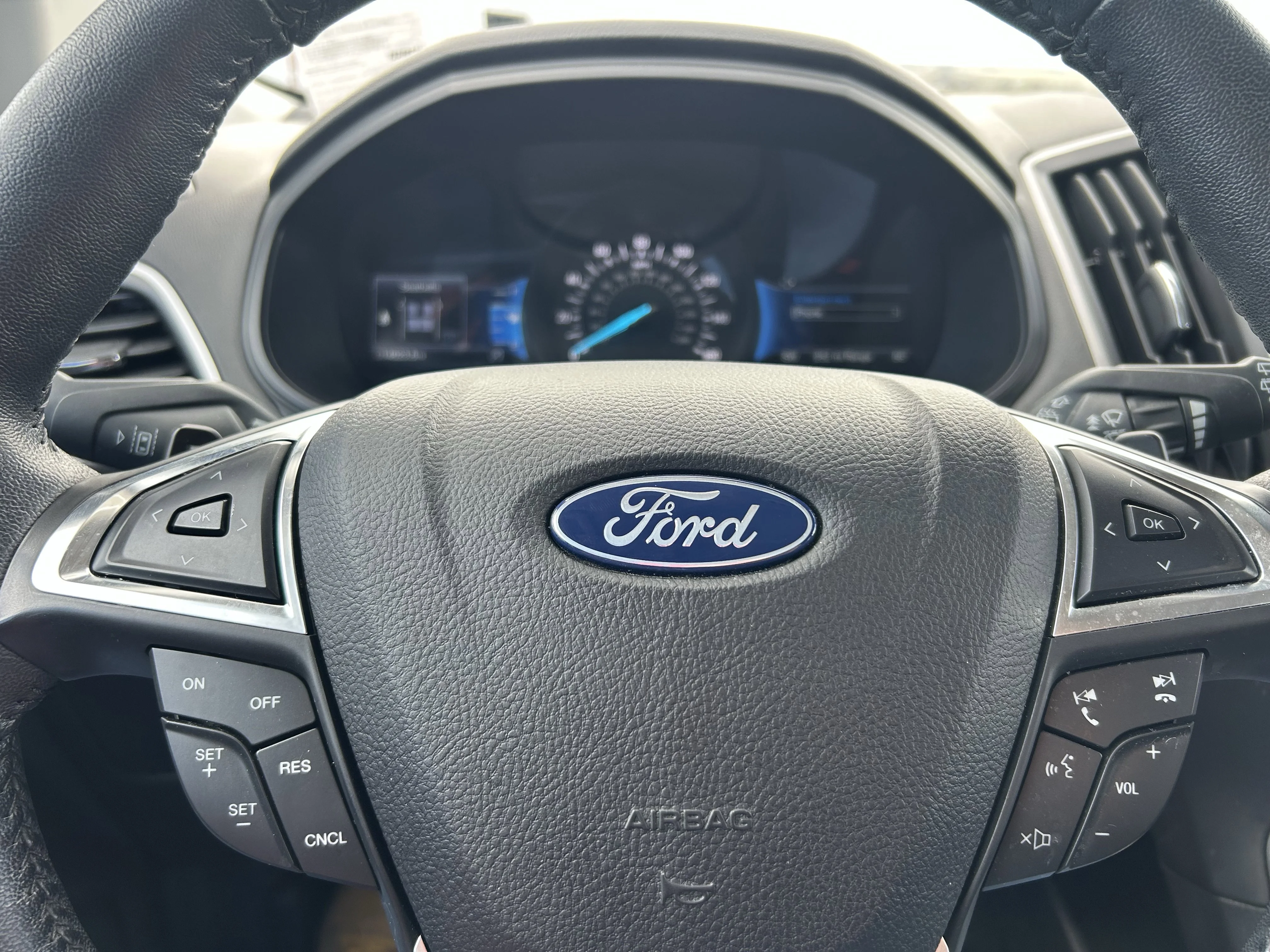 Used 2023 Green Ford SEL image 12