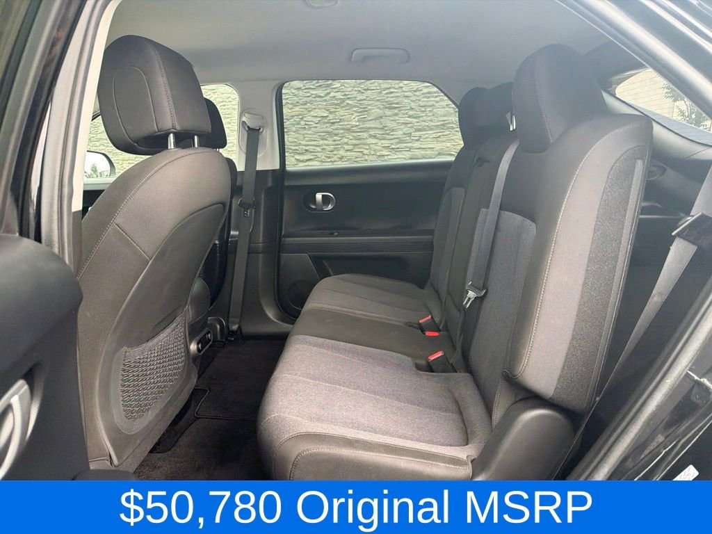 Used 2023 Black Hyundai SE image 12