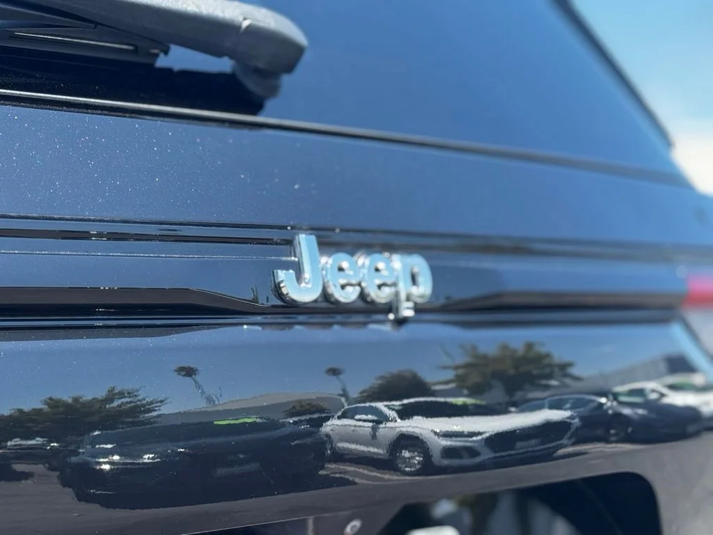 Used 2023 Black Jeep Limited image 14