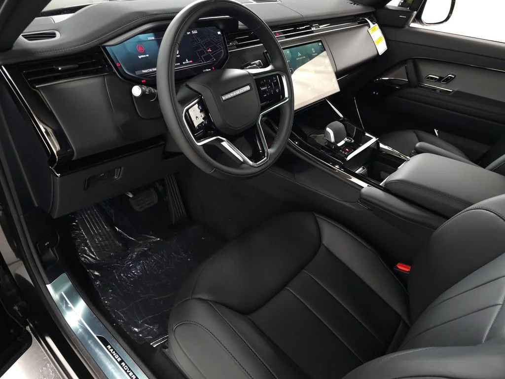 New 2026 Santorini Black Land Rover SE image 13