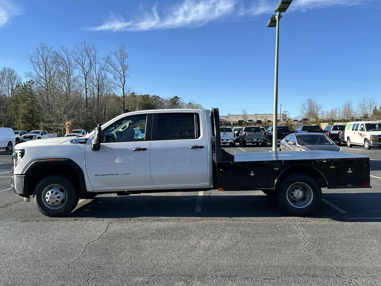 2025 GMC Sierra 3500HD Pro - Photo 8