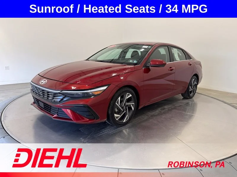 Used 2024 Red Hyundai SEL image 3