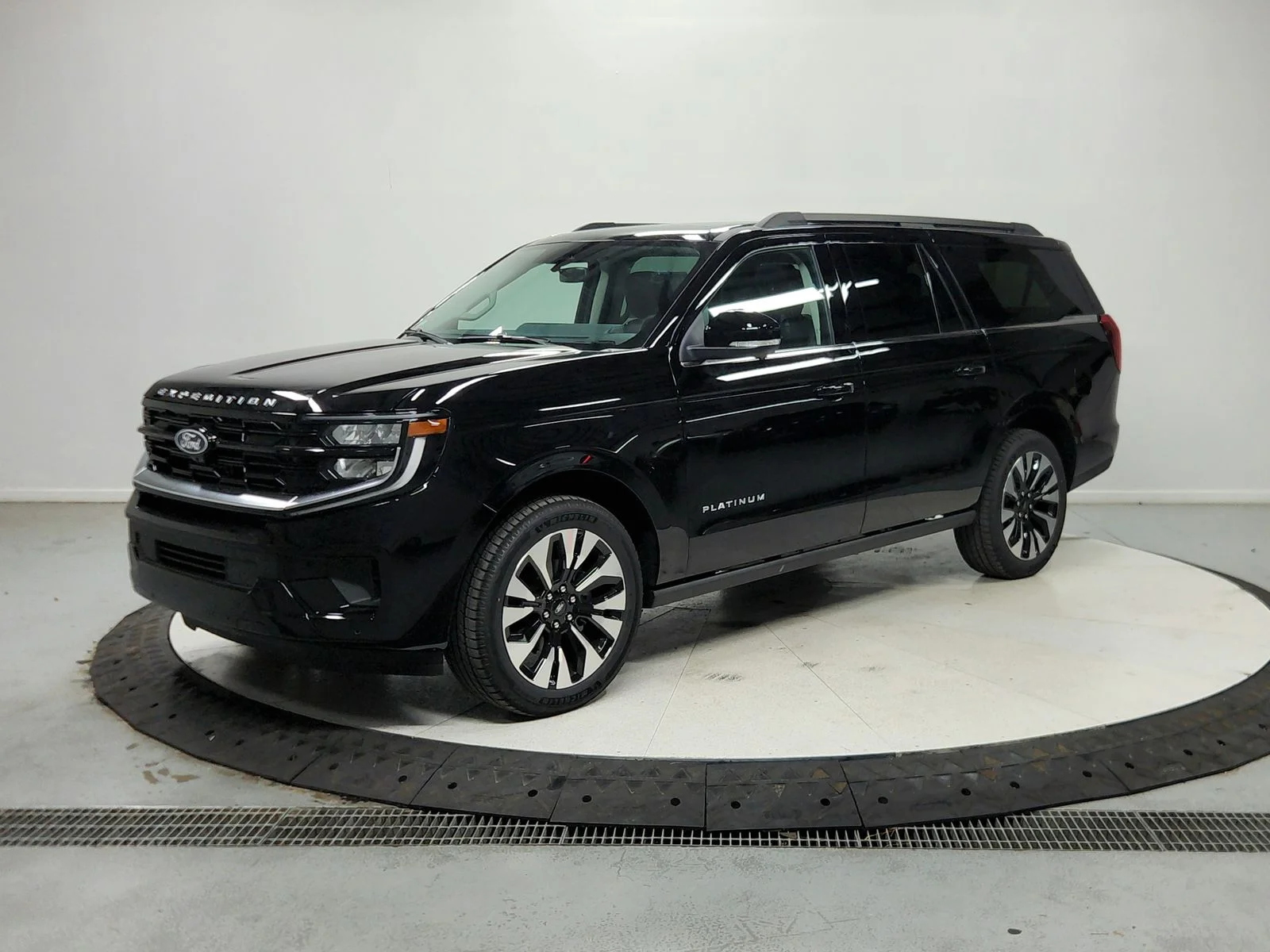 New 2027 Black Ford Platinum image 4
