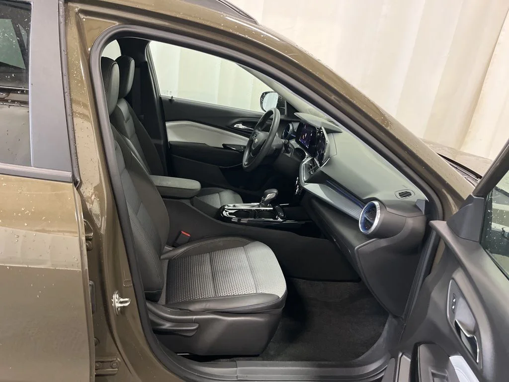 Used 2024 Brown Chevrolet LT image 19