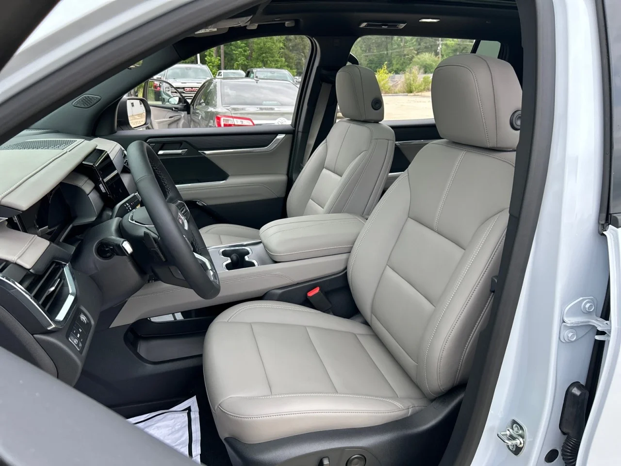 2026 GMC Acadia Elevation - Photo 17