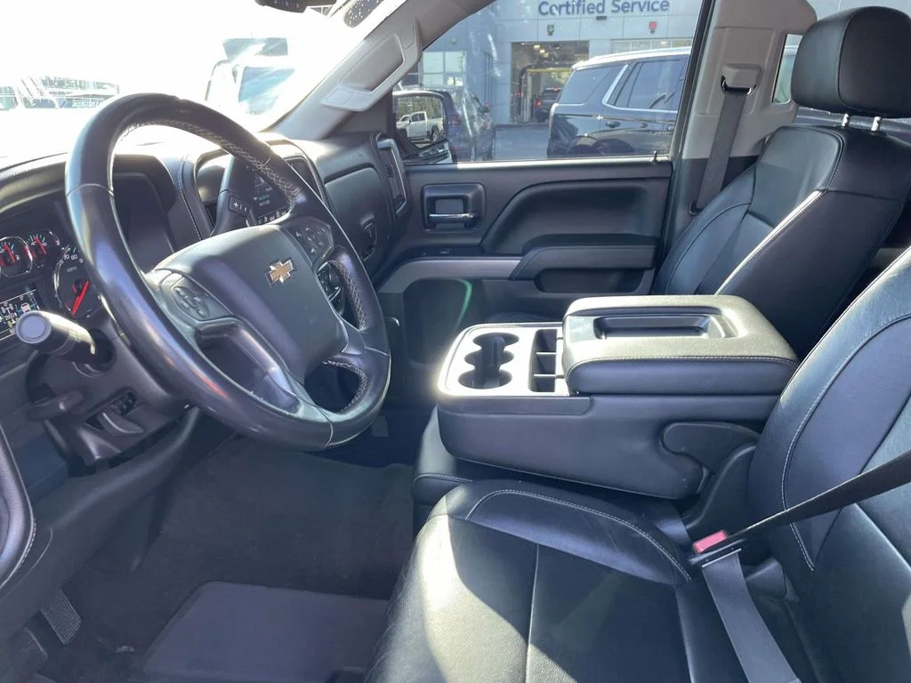 Used 2018 CAJUN RED TINTCOAT Chevrolet LTZ image 20