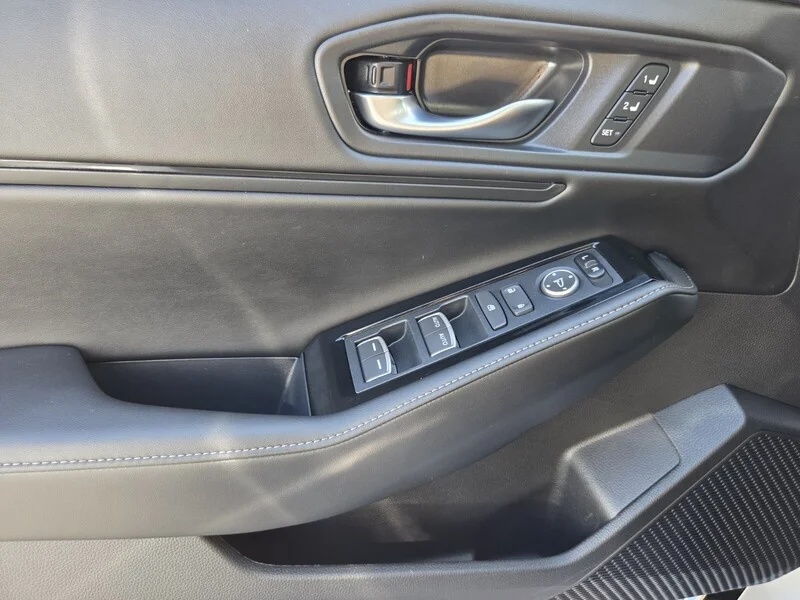 Used 2025 Platinum White Pearl Honda TOURING image 34