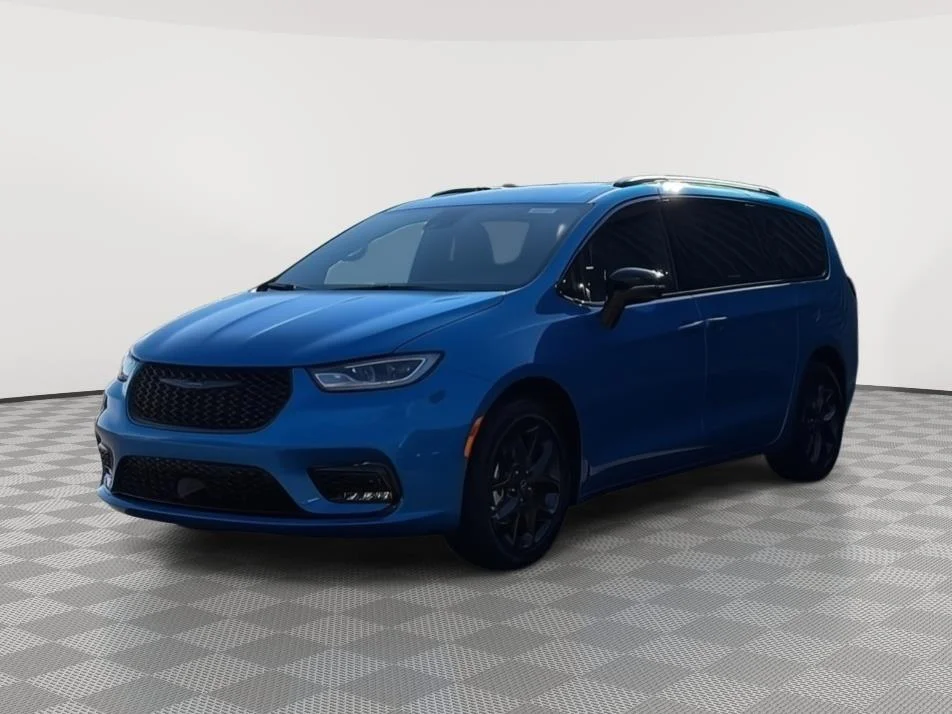 New 2026 Hydro Blue Pearl-Coat Exterior Paint Chrysler Select image 7