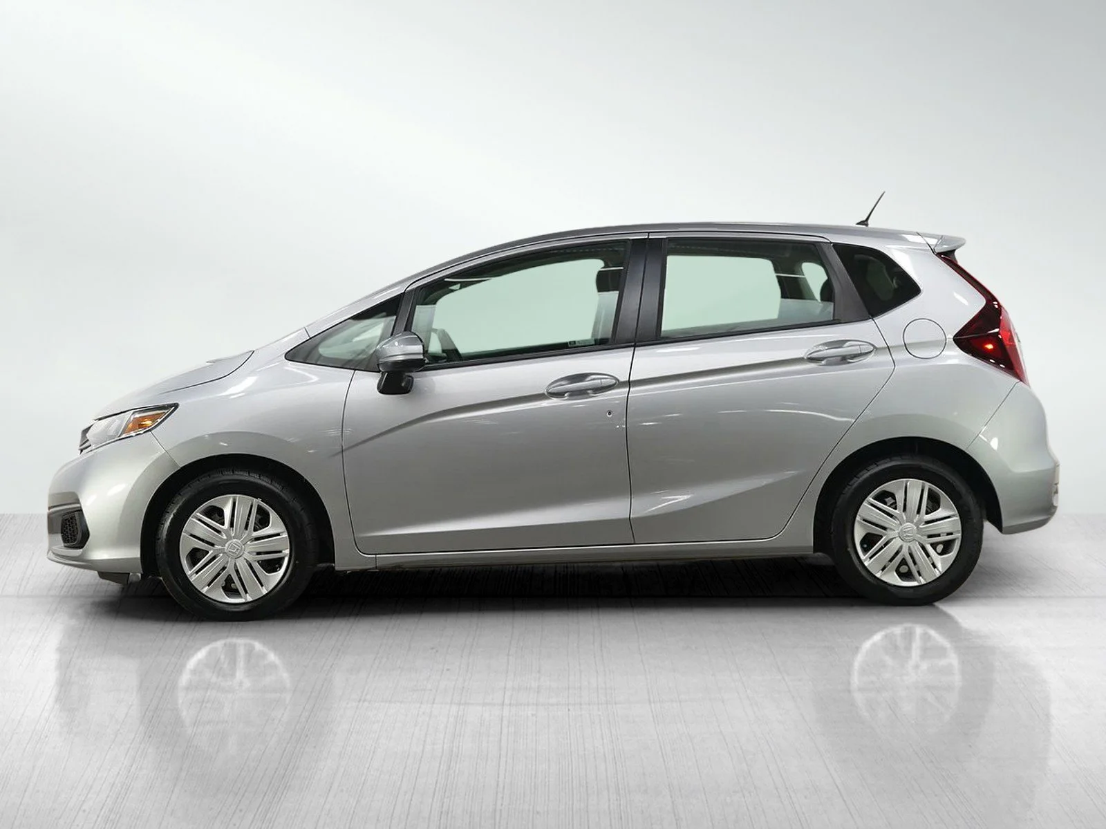 Used 2019 Honda Fit LX with VIN 3HGGK5H48KM700623 for sale in Burnsville, Minnesota