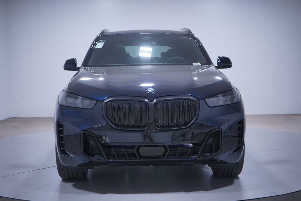 New 2026 Carbon Black Metallic BMW sDrive40i image 4