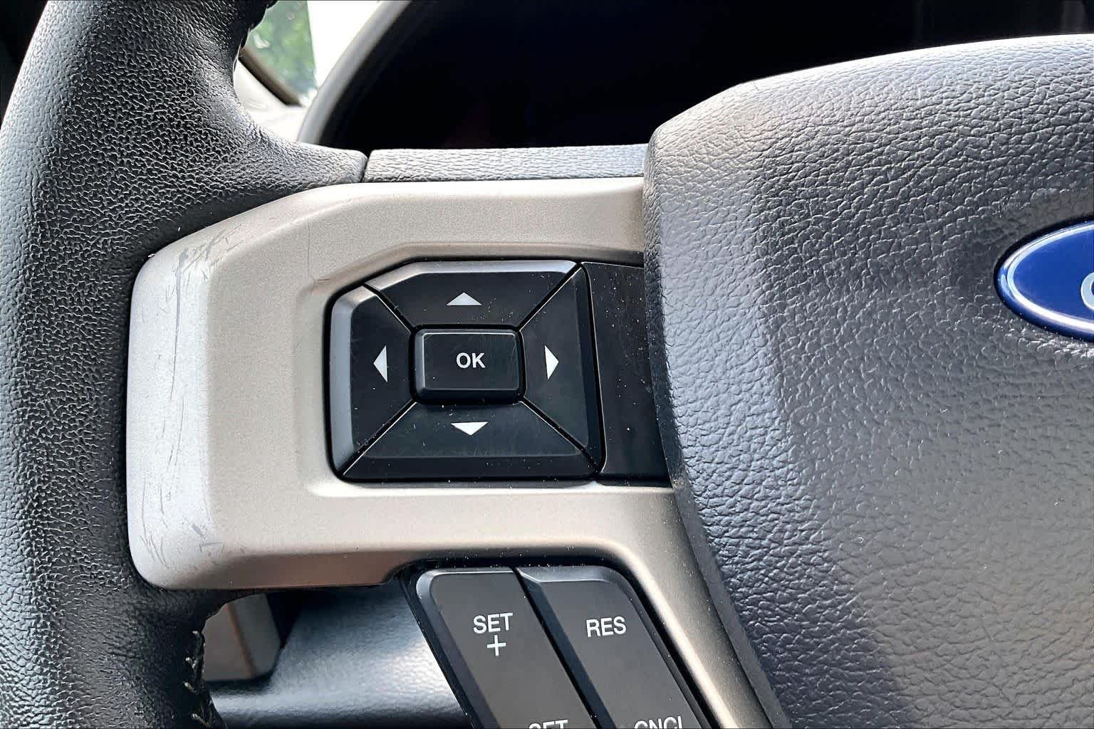 Used 2019 Blue Jeans Metallic Ford LARIAT image 23