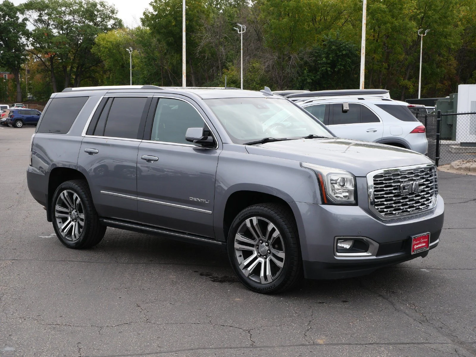 Used 2019 GMC Yukon Denali with VIN 1GKS2CKJ9KR136964 for sale in Saint Paul, Minnesota