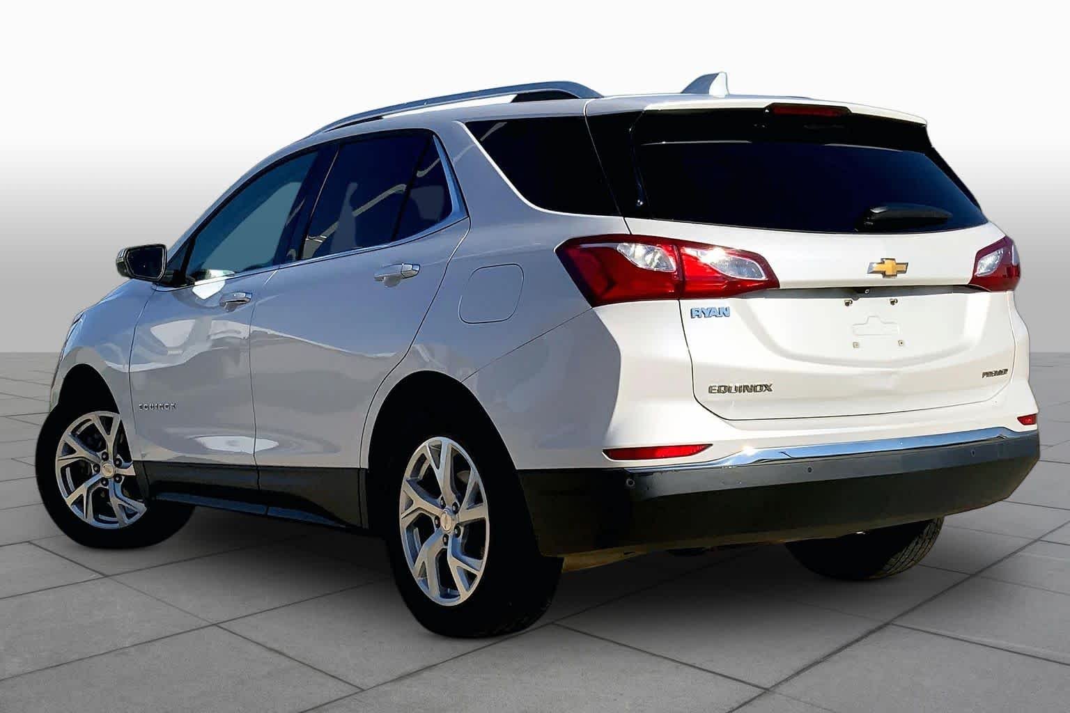 Used 2020 Iridescent Pearl Tricoat Chevrolet Premier image 12