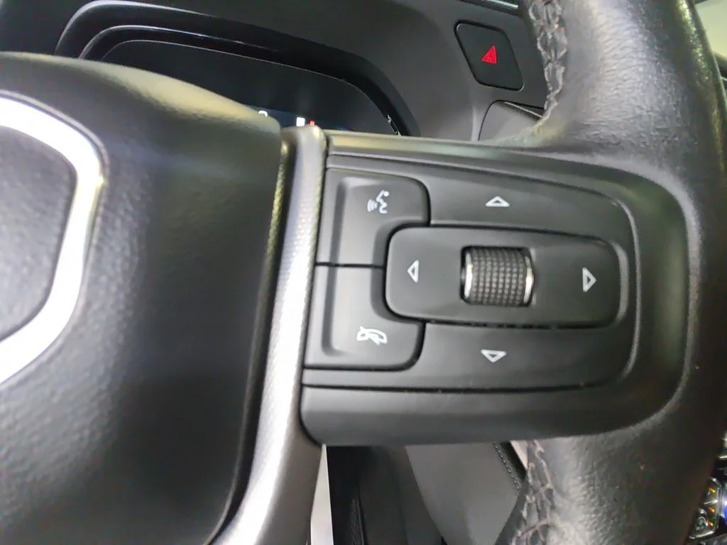 Used 2022 Gray GMC Denali image 19