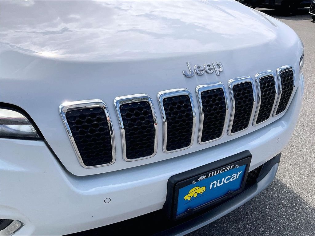 Used 2019 Bright White Clearcoat Jeep Limited image 29