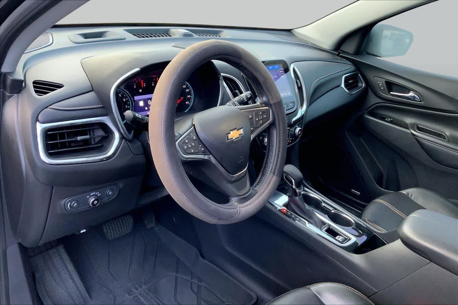 Used 2022 Iron Gray Metallic Chevrolet Premier image 15