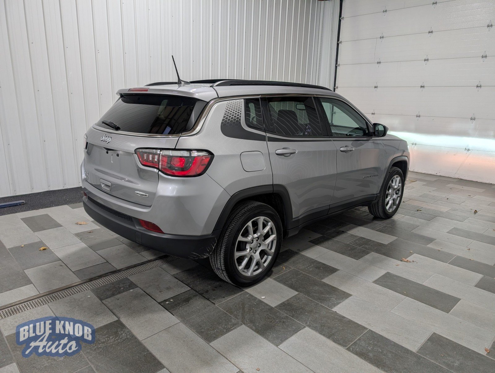 2022 Jeep Compass Latitude Lux Altitude photo 3