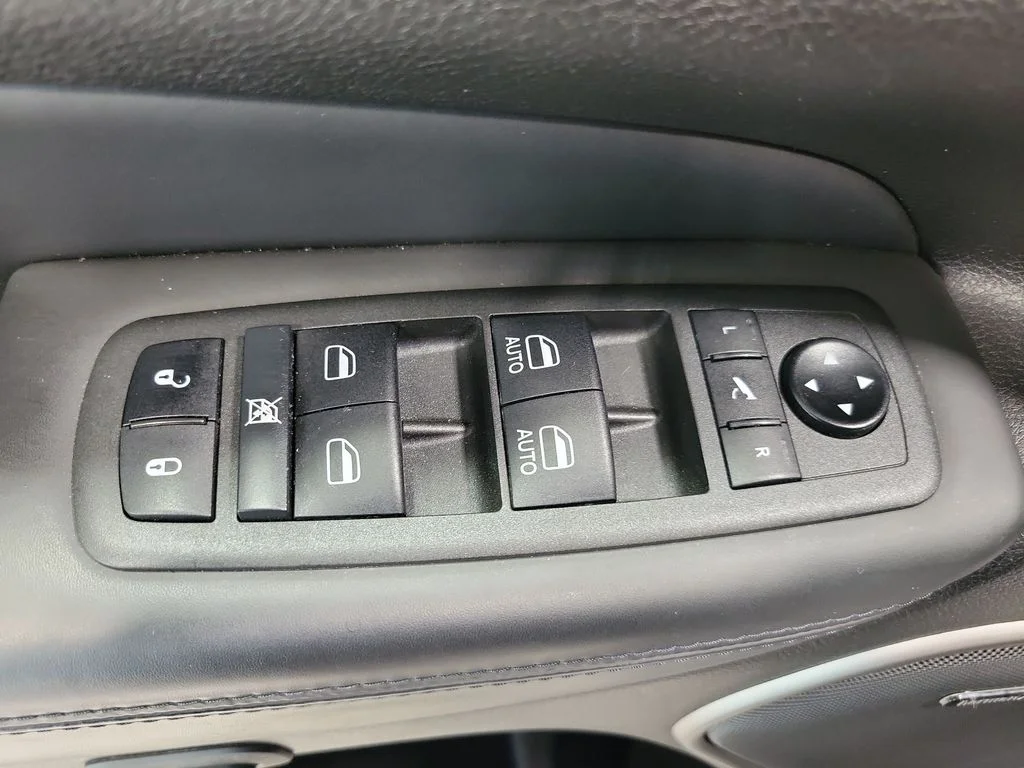 Certified Used 2021 Black Jeep Overland image 32