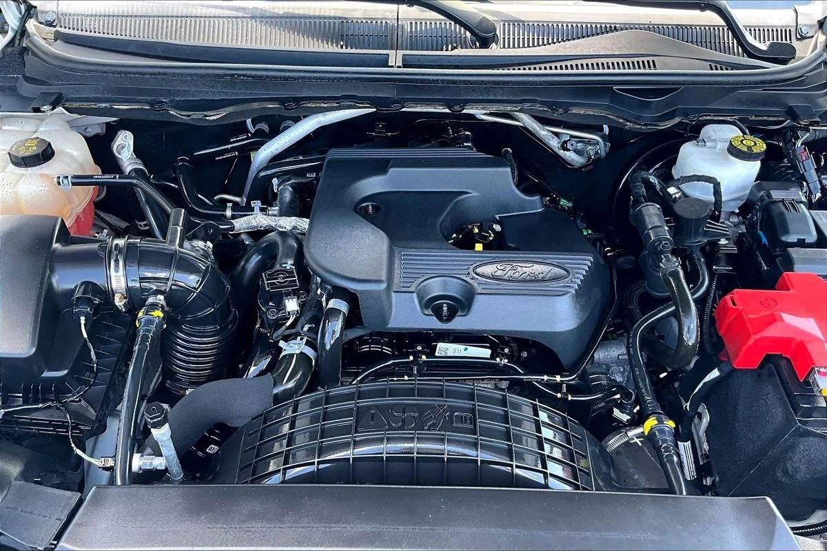 Used 2019  Ford LARIAT image 33