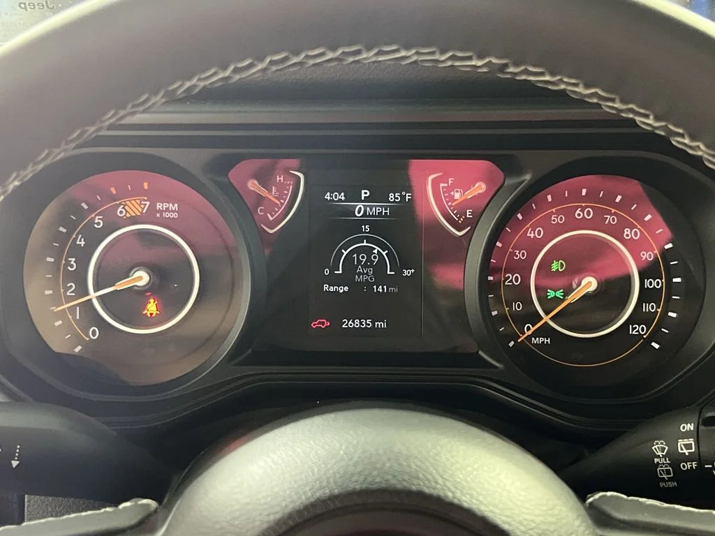 Used 2025 White Jeep Sport S image 10
