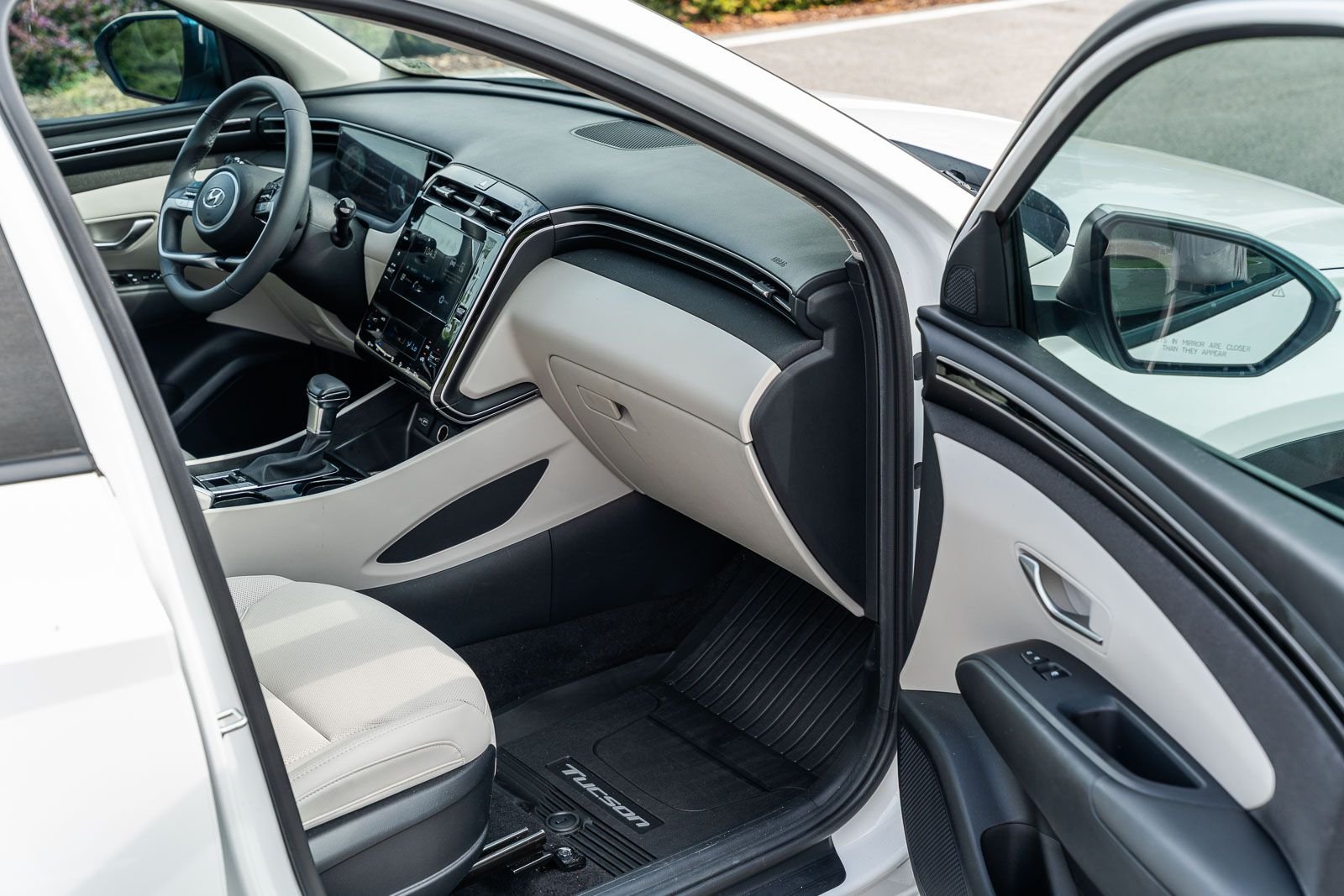 Used 2023 White Hyundai SEL image 11