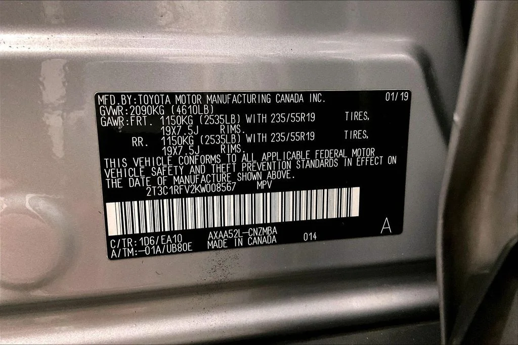 Used 2019 Silver Toyota XLE Premium image 39