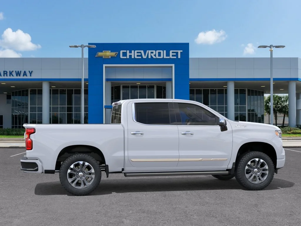 New 2026 Polar White Tricoat Chevrolet High Country image 5