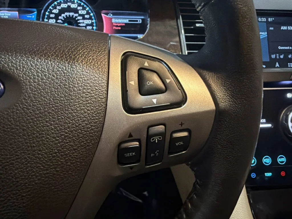 Used 2018 White Ford Limited image 18