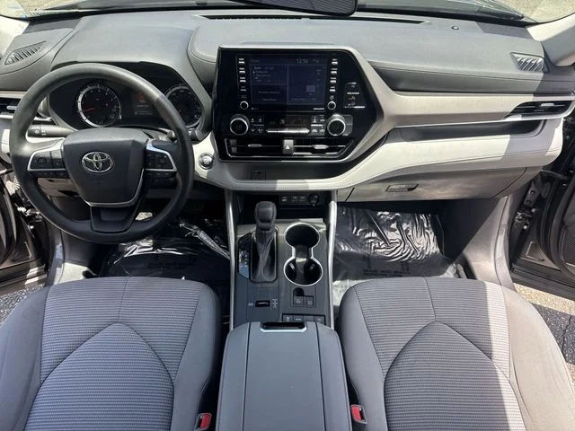 Used 2022 Gray Toyota L image 9