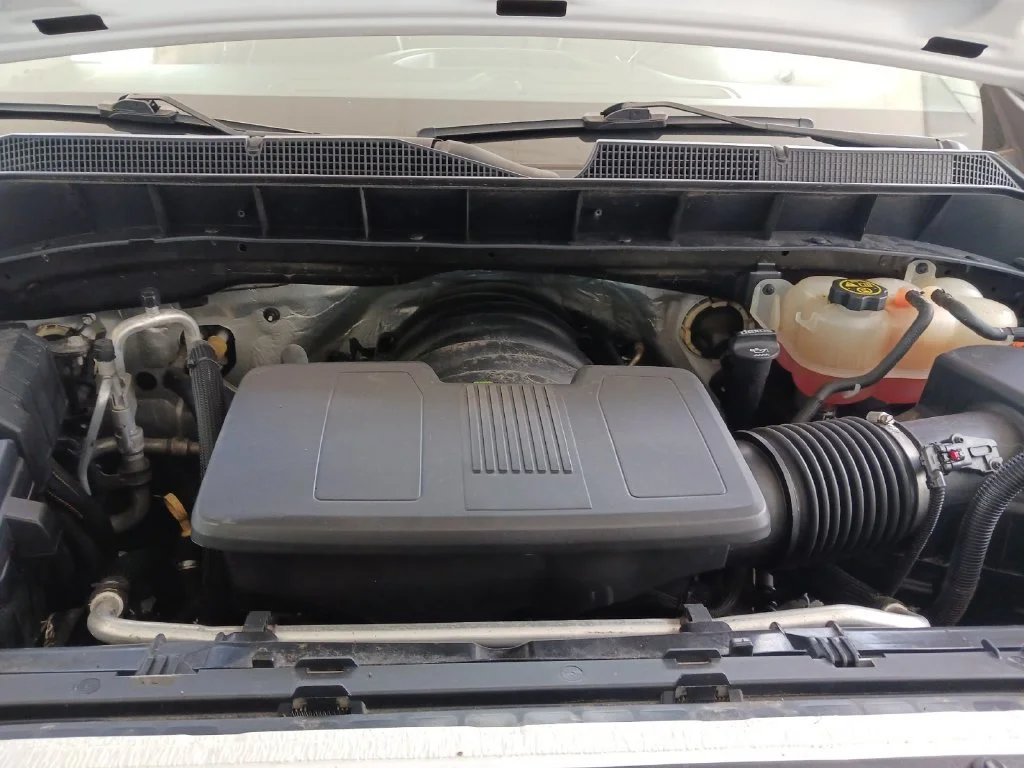 Used 2019 SUMMIT WHITE Chevrolet Work Truck image 14