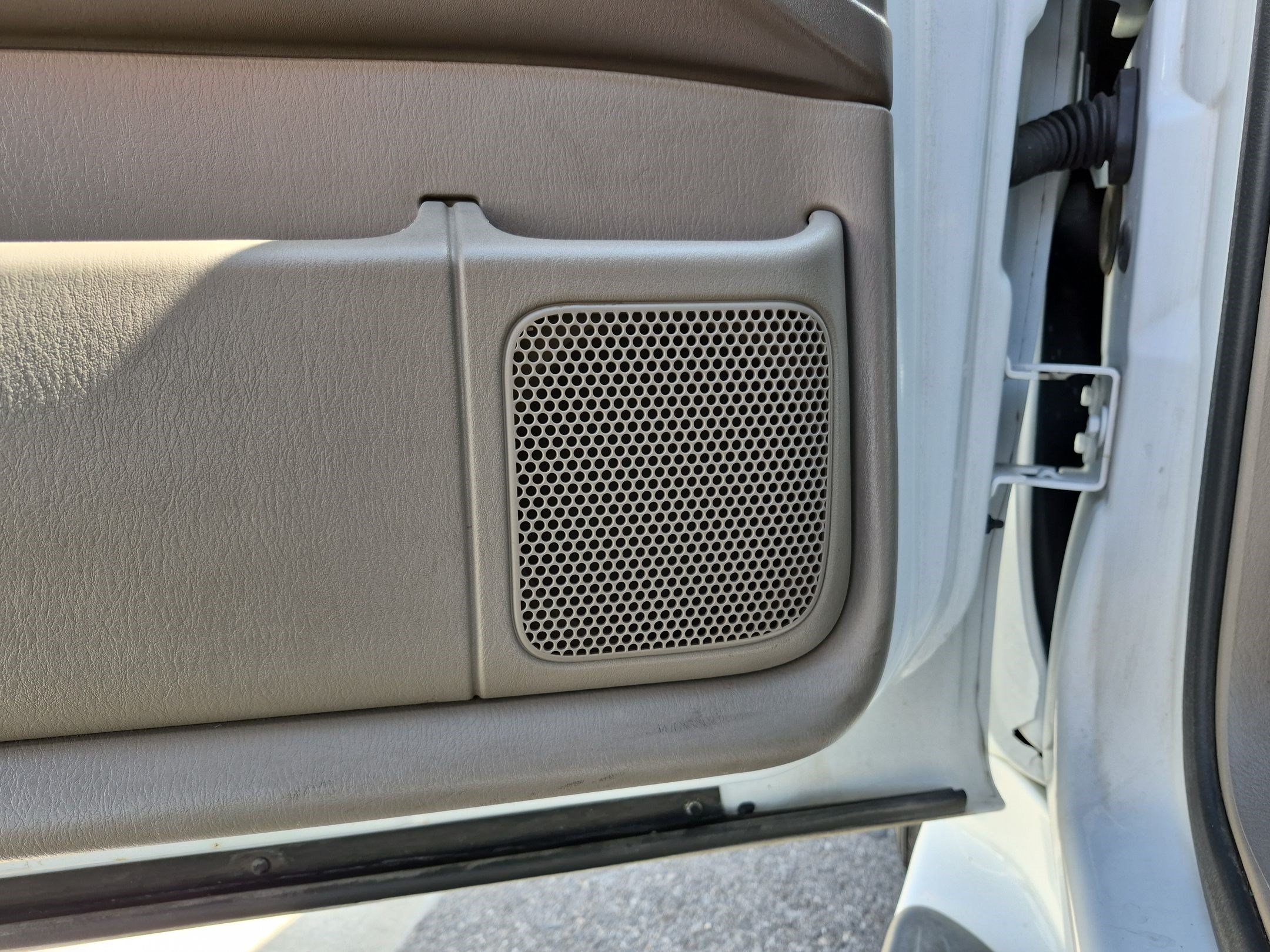 Used 2002 Bright White Clearcoat Dodge SLT image 12