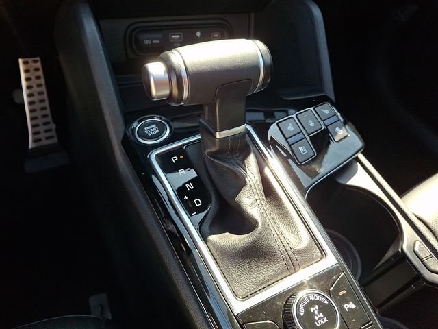 Used 2024 White Kia X-Pro Prestige image 16