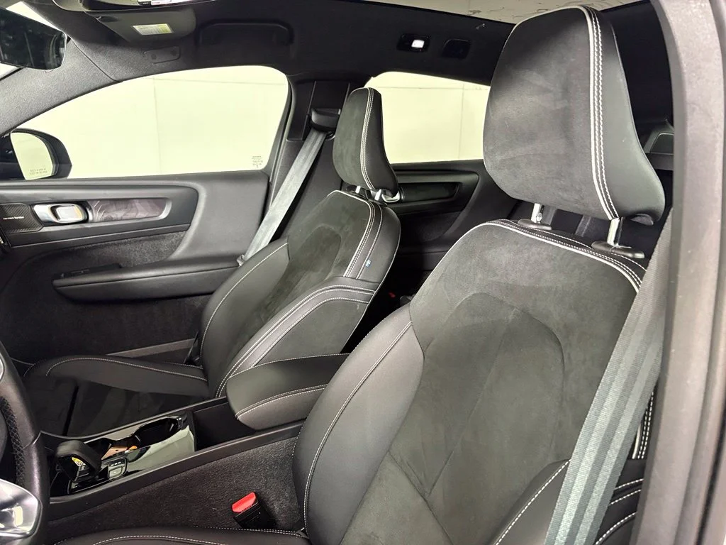 Used 2023 White Volvo Ultimate image 17