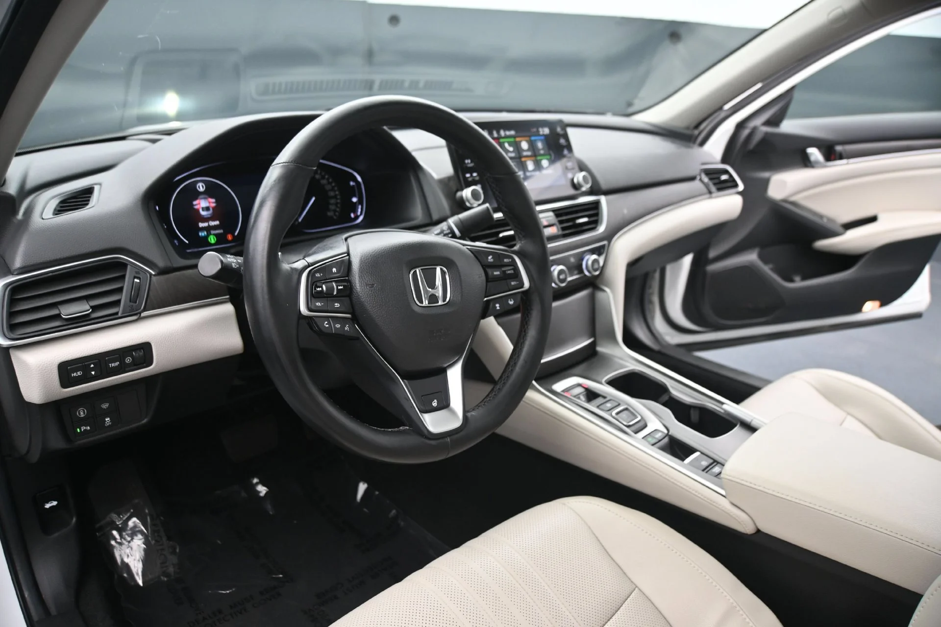 Used 2019 White Honda Touring 2.0T Auto image 25