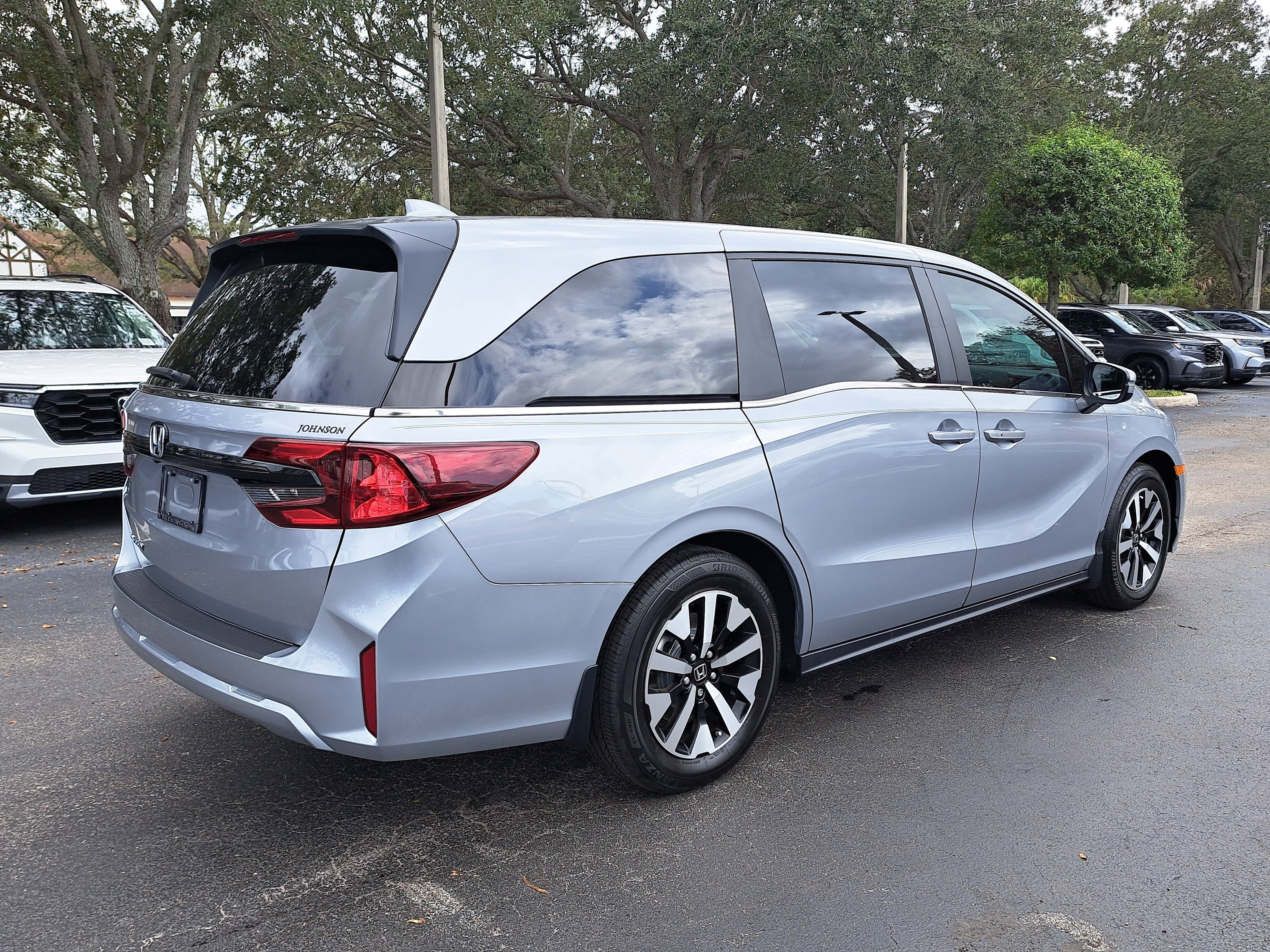 New 2026 Solar Silver Metallic Honda EX-L image 6