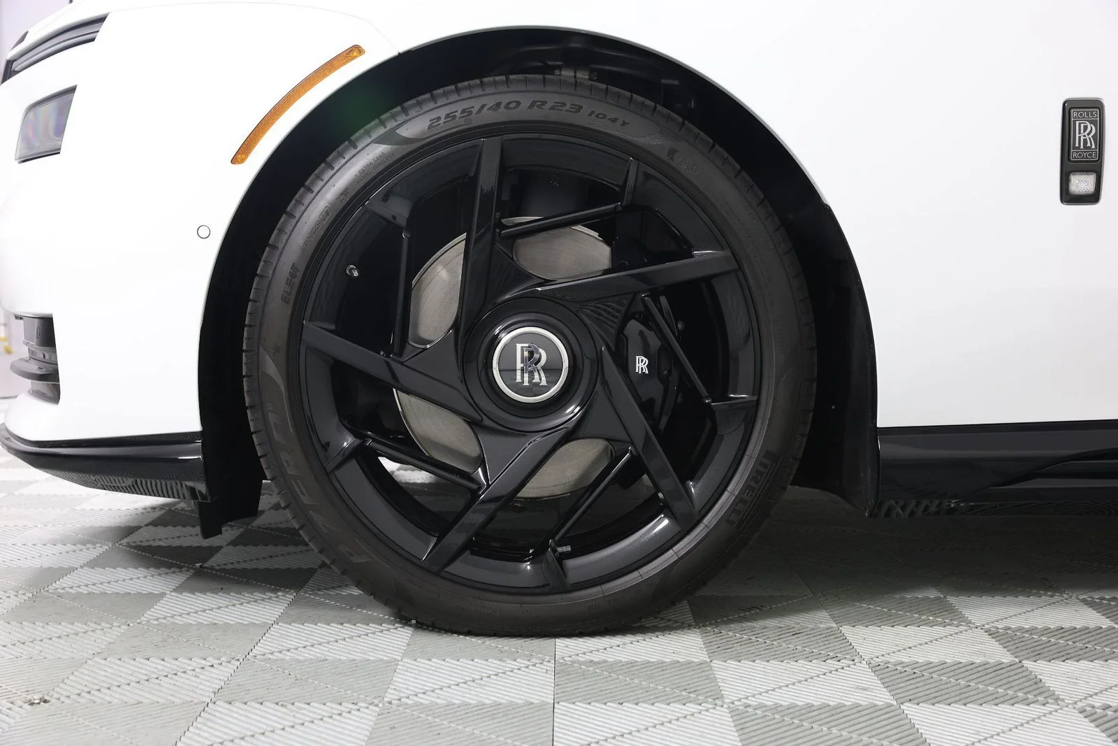 New 2025 Arctic White Rolls-Royce Black Badge image 30