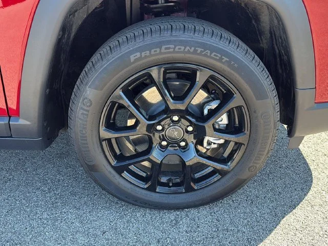 New 2026 Red Jeep Latitude image 12