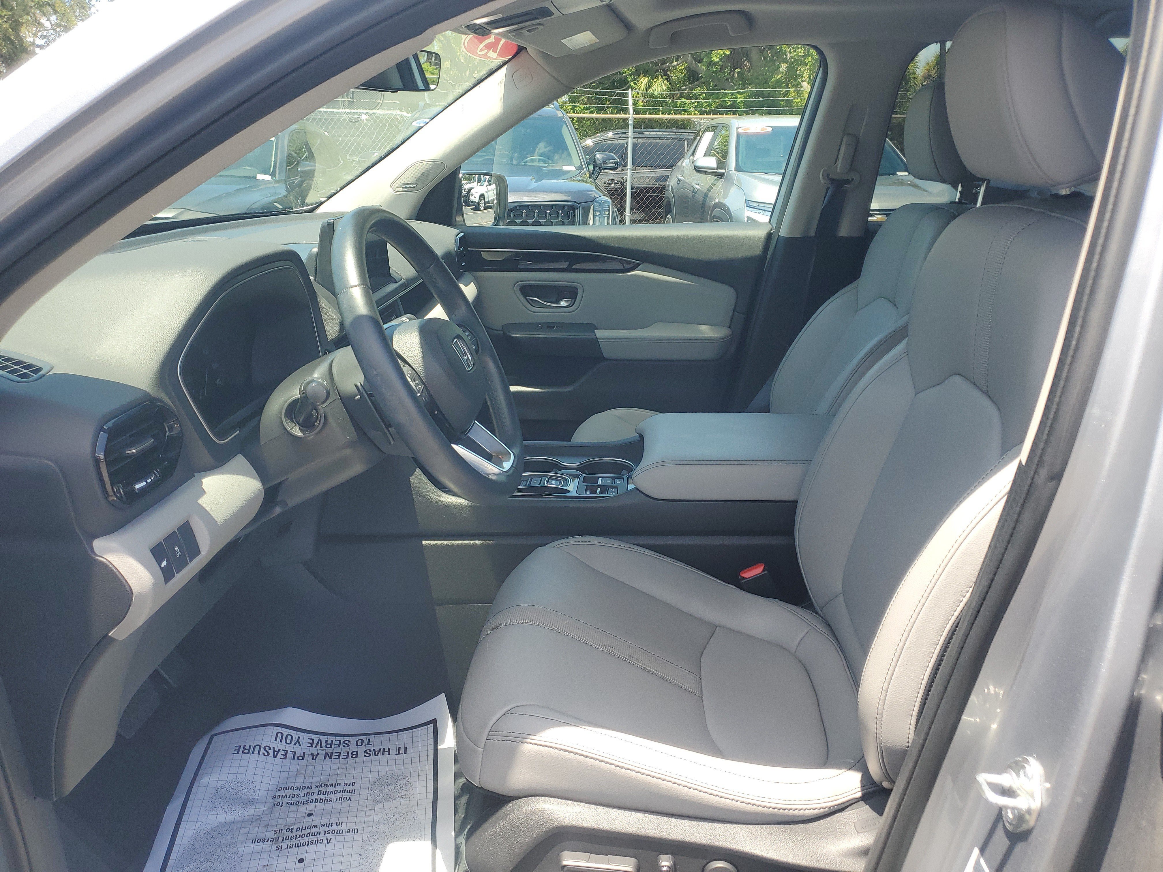 Used 2023 Lunar Silver Metallic Honda Touring image 18