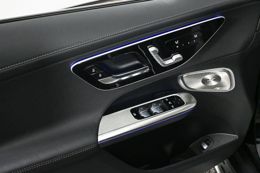 New 2026 Obsidian Black Metallic Mercedes-Benz GLC 300 image 47