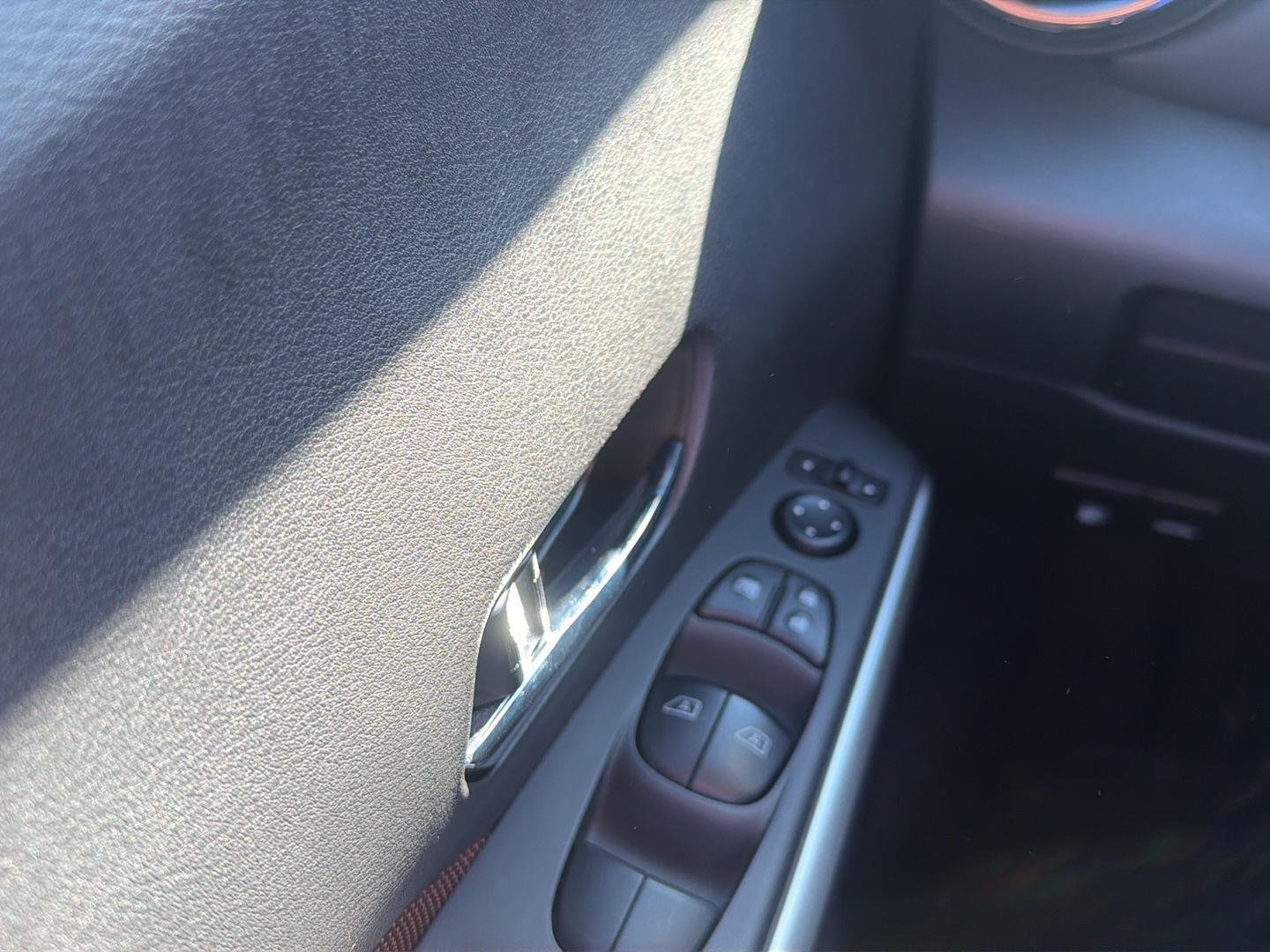 Used 2020 Gun Metallic/Monarch Orange Nissan SR image 15