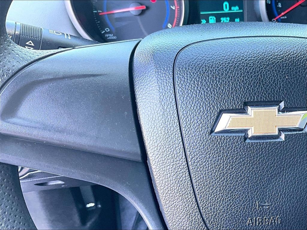 Used 2016 White Chevrolet LS image 22
