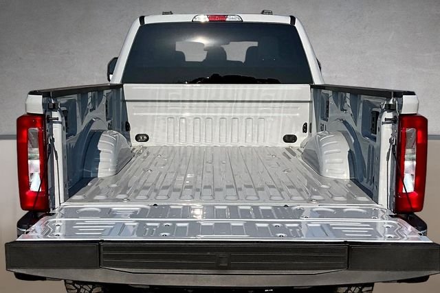 New 2026 Avalanche Ford XLT image 13