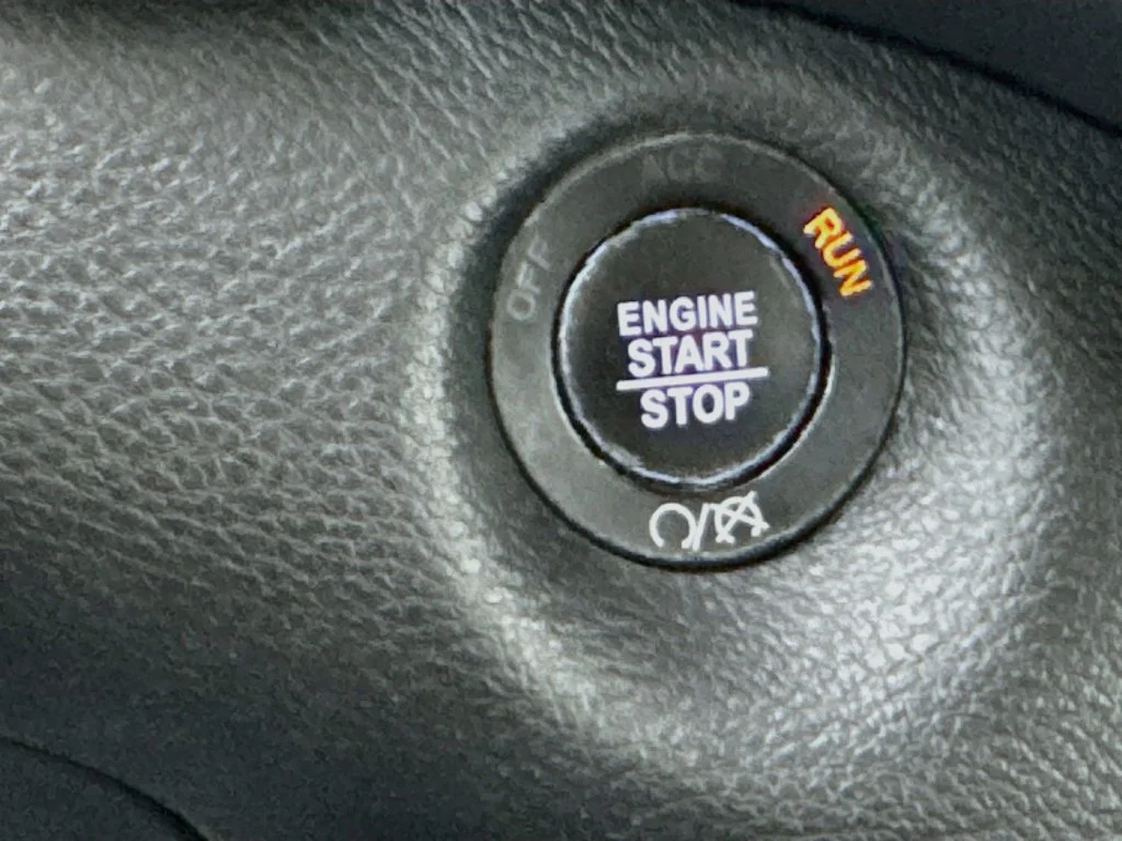 Used 2018 White Jeep Trailhawk image 19