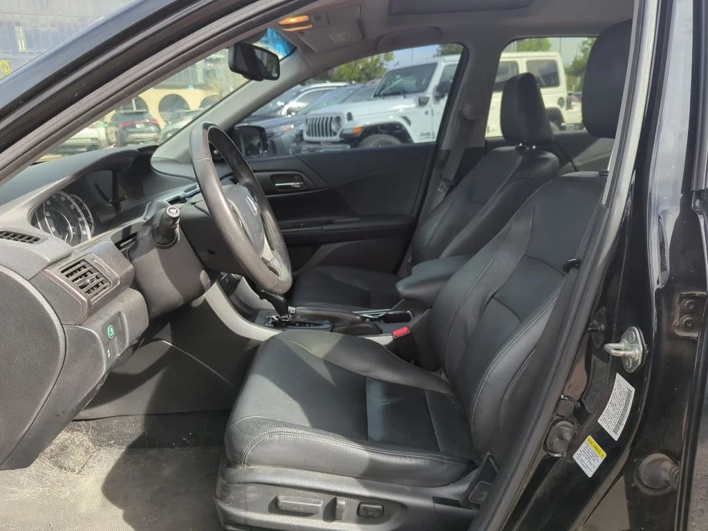 Used 2013 Black Honda EX-L image 11