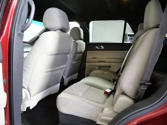 Used 2015 Red Ford Base image 13