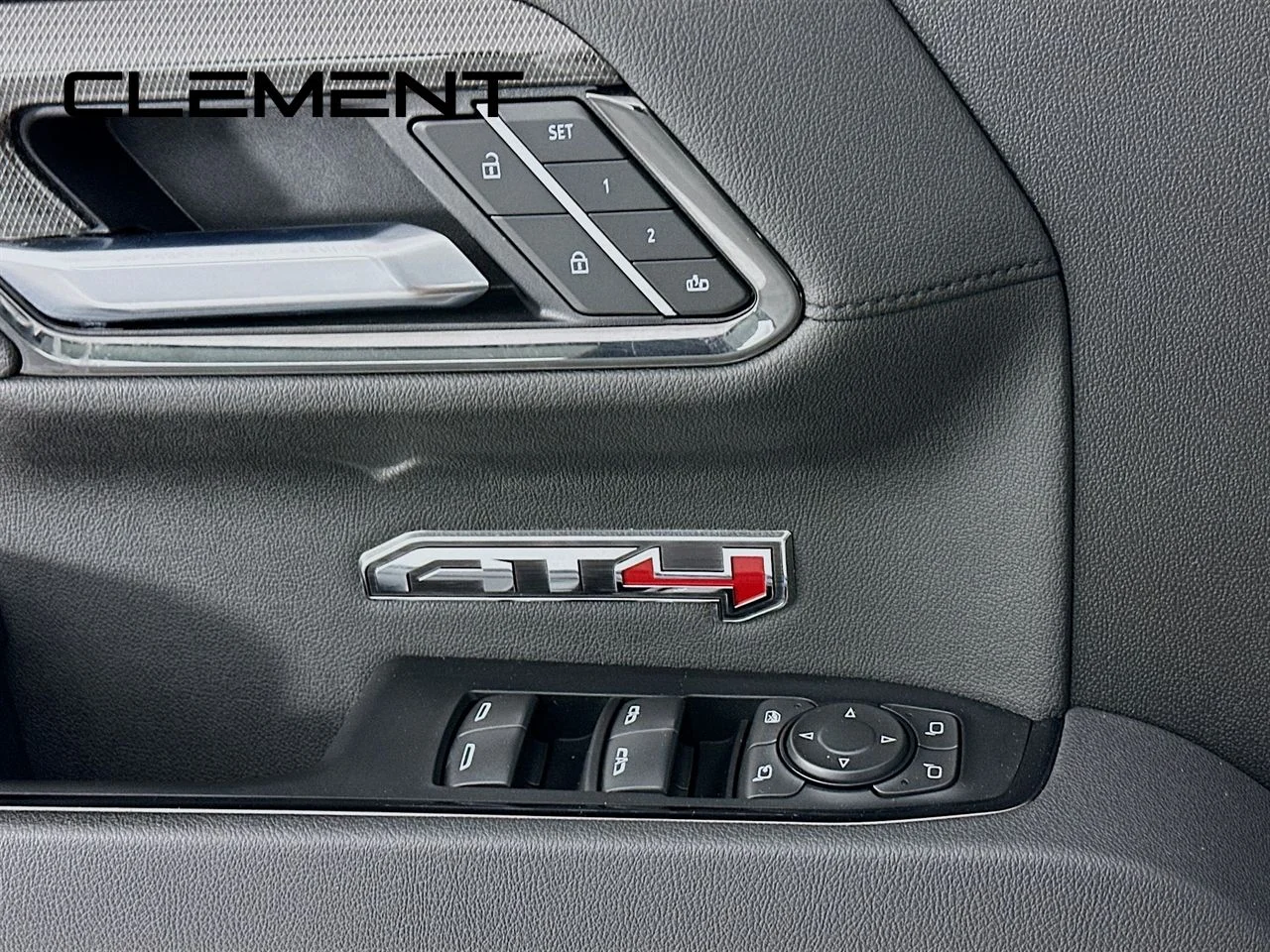 Certified Used 2025 Summit White GMC AT4 image 27