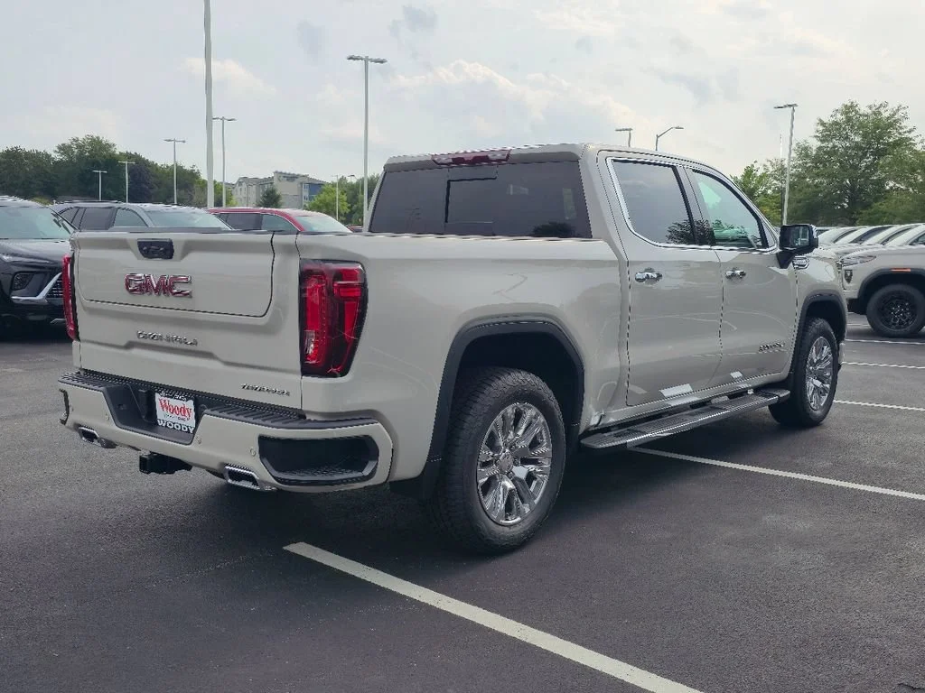 2026 GMC Sierra 1500 Denali - Photo 8